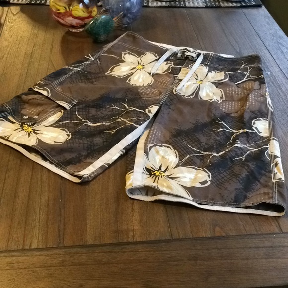 NWT Burnside Board Shorts - Picture 1 of 6